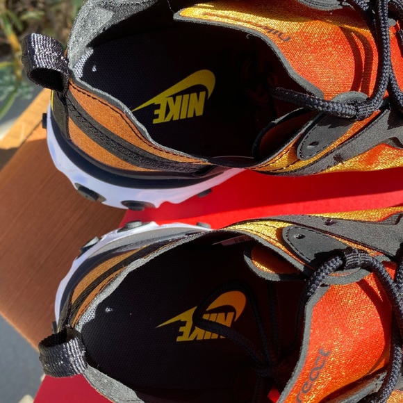 New Nike React Element 55 PRM SU19 Blk//BLK-Tr Yl - Picture 9 of 9